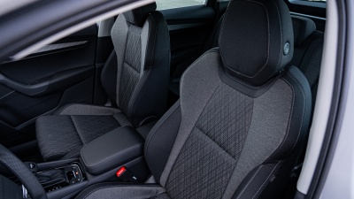 Škoda Karoq 1.5 TSI 130 Drive (pohľad do interiéru)