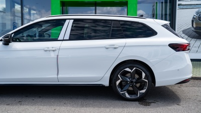 Škoda Superb Combi 1.5 TSI iV Sportline (pohľad do interiéru)