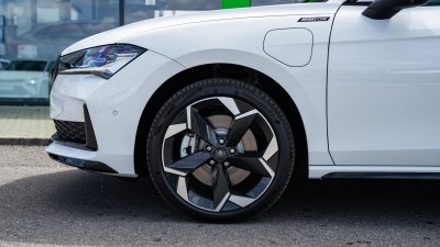 Škoda Superb Combi 1.5 TSI iV Sportline (pohľad do interiéru)