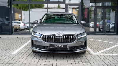 Škoda Superb 1.5 TSI iV Top Selection  (pohľad zboku)