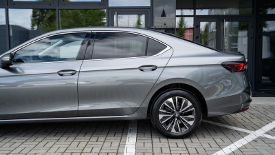 Škoda Superb 1.5 TSI iV Top Selection  (pohľad do interiéru)