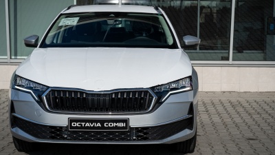 Škoda Octavia Combi 2.0 TDI Selection (pohľad do interiéru)