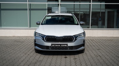 Škoda Octavia Combi 2.0 TDI Selection (pohľad zozadu)