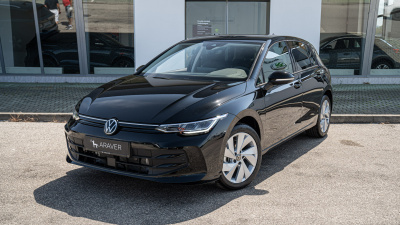 VW Golf 1.5 eTSI Limited (základný pohľad)
