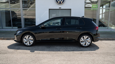 VW Golf 1.5 eTSI Limited (pohľad zboku)