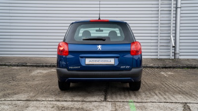 Peugeot 207 SW  1.4i benzín  (pohľad spredu)