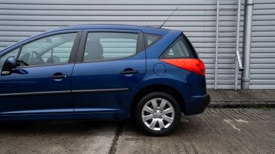 Peugeot 207 SW  1.4i benzín  (pohľad do interiéru)