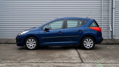 Peugeot 207 SW  1.4i benzín  (pohľad zozadu)