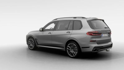 BMW X7 M60i xDrive (pohľad zboku)