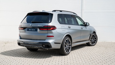BMW X7 M60i xDrive (pohľad zboku)