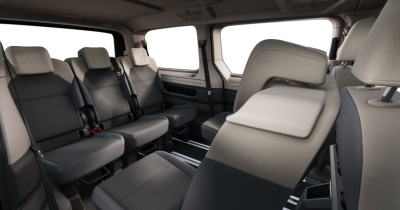 VW Multivan Bulli Long 2.0 TDI (pohľad spredu)