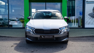Škoda Octavia Combi 1.5 TSI Drive (pohľad zozadu)