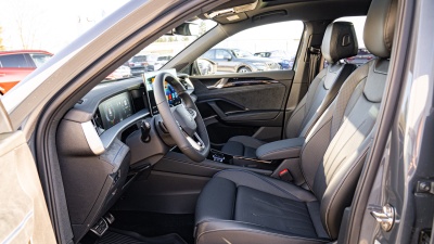 VW Tayron 2.0 TDI R-Line Limited 4x4 (pohľad do interiéru)