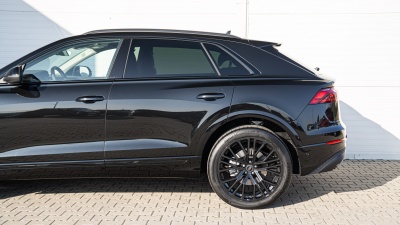 AUDI Q8 3.0 TDI Quattro (pohľad do interiéru)