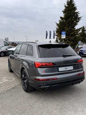 AUDI Q7 3.0 TDI Quattro Sline (pohľad do interiéru)