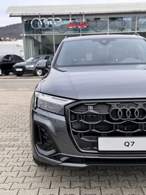 AUDI Q7 3.0 TDI Quattro Sline (pohľad do interiéru)