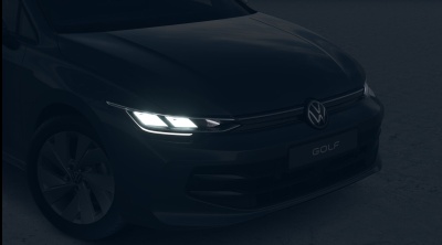 VW Golf Variant 1.5 eTSI Limited (pohľad spredu)