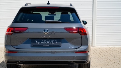 VW Golf Variant 1.5 eTSI Limited (pohľad do interiéru)