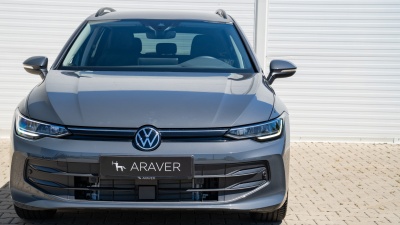 VW Golf Variant 1.5 eTSI Limited (pohľad do interiéru)