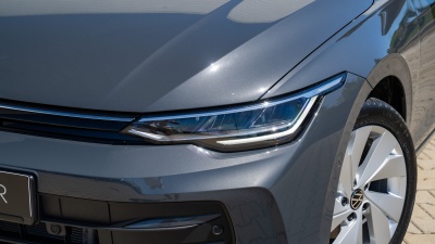 VW Golf Variant 1.5 eTSI Limited (pohľad do interiéru)