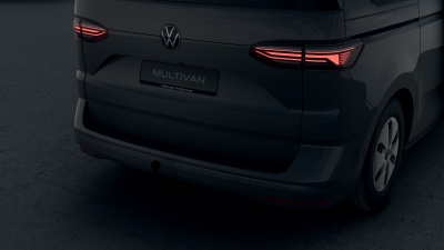 VW Multivan Bulli 2.0 TDI (pohľad do interiéru)