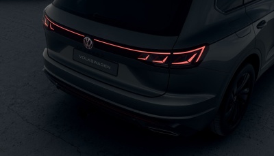VW Touareg 3.0 TDI R-Line Limited (pohľad do interiéru)