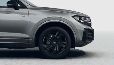 VW Touareg 3.0 TDI R-Line Limited (pohľad do interiéru)