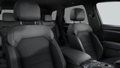 VW Touareg 3.0 TDI R-Line Limited (pohľad do interiéru)