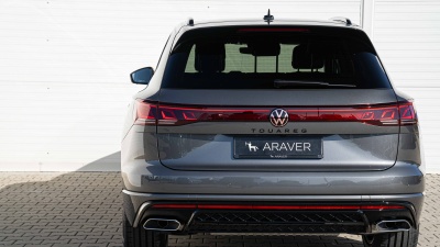 VW Touareg 3.0 TDI R-Line Limited (pohľad do interiéru)