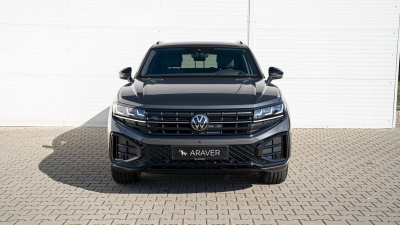 VW Touareg 3.0 TDI R-Line Limited (pohľad zozadu)