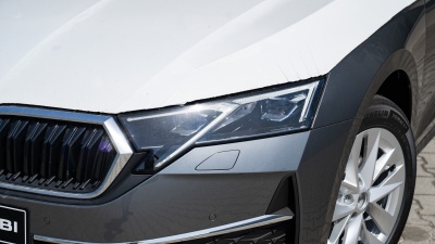 Škoda Octavia Combi 1.5 TSI Top Selection  (pohľad do interiéru)