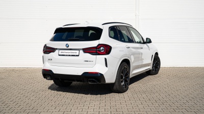 BMW X3 30d xDrive (pohľad zboku)