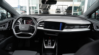 AUDI Q4 45 e-tron