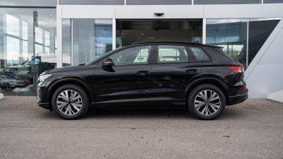 AUDI Q4 45 e-tron (pohľad spredu)