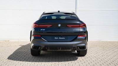 BMW X6 40i xDrive (pohľad do interiéru)