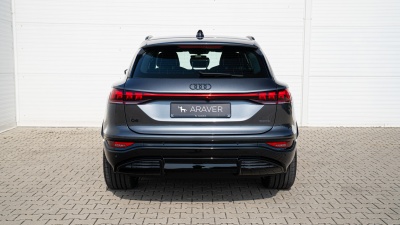 AUDI Q6 e-tron quattro