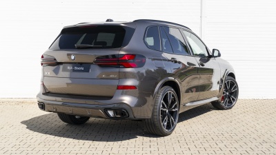 BMW X5 40d xDrive (pohľad zboku)