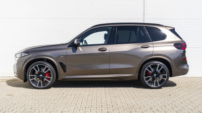 BMW X5 40d xDrive (pohľad zozadu)