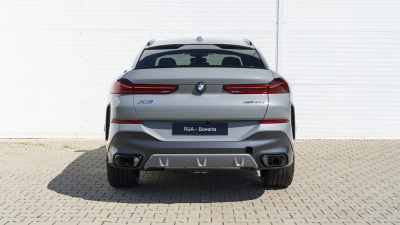 BMW X6 30d xDrive (pohľad do interiéru)