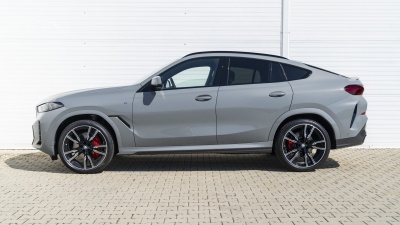 BMW X6 30d xDrive (pohľad zozadu)