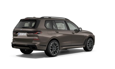 BMW X7 40d xDrive (pohľad zboku)