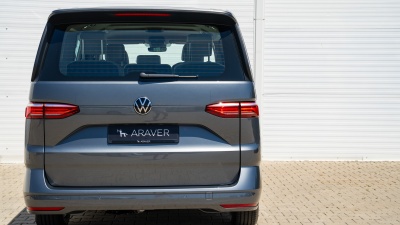 VW Multivan Bulli Long 2.0 TDI (pohľad do interiéru)