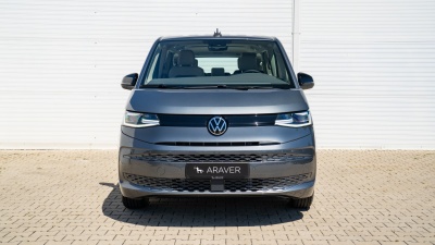 VW Multivan Bulli Long 2.0 TDI (pohľad zozadu)