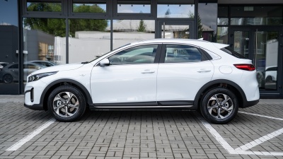 Kia XCeed 1.5 T-GDi Silver (pohľad zboku)