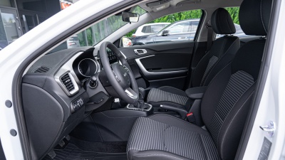 Kia XCeed 1.5 T-GDi Silver (pohľad do interiéru)