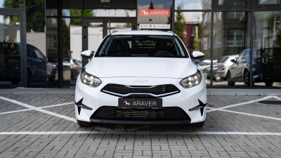Kia Ceed SW 1.5 T-GDi 7DCT Gold (pohľad zozadu)