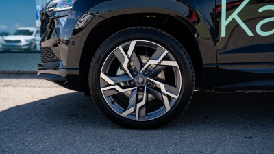 Škoda Karoq 2.0 TSI Sportline (pohľad do interiéru)