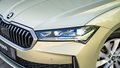 Škoda Superb 2.0 TDI Top Selection (pohľad do interiéru)