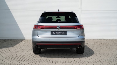 VW Touareg 3.0 TDI Limited (pohľad spredu)