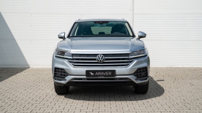 VW Touareg 3.0 TDI Limited (pohľad zozadu)